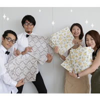 早く！ そして美しく！ 貼れるのか！？ アクセントシール早貼り対決