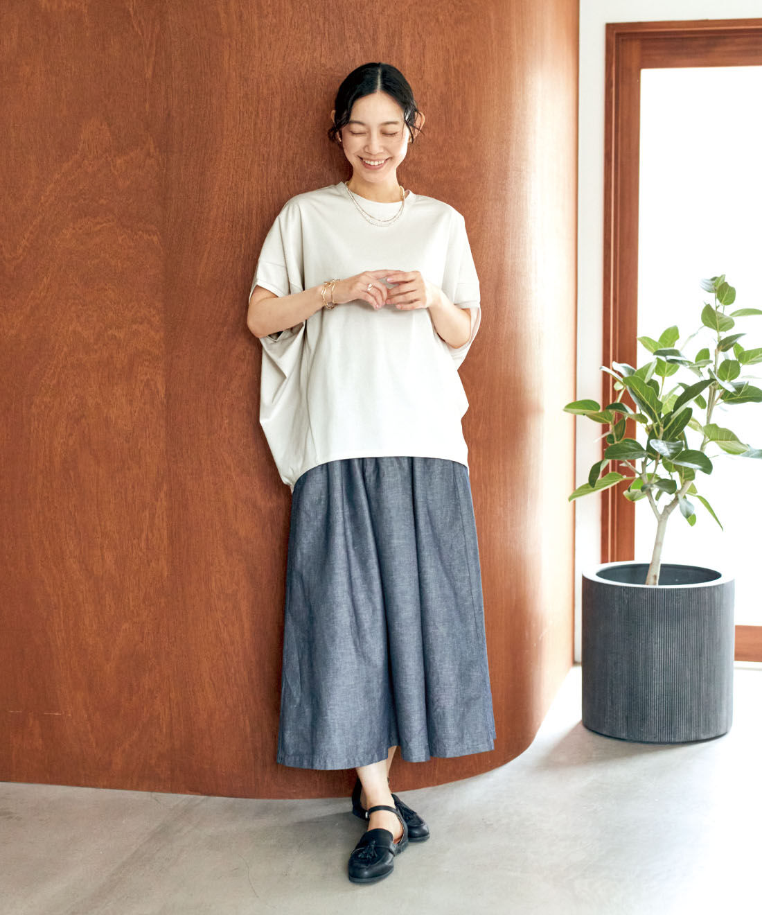 and myera|シャンブレー ギャザースカートのコーディネート