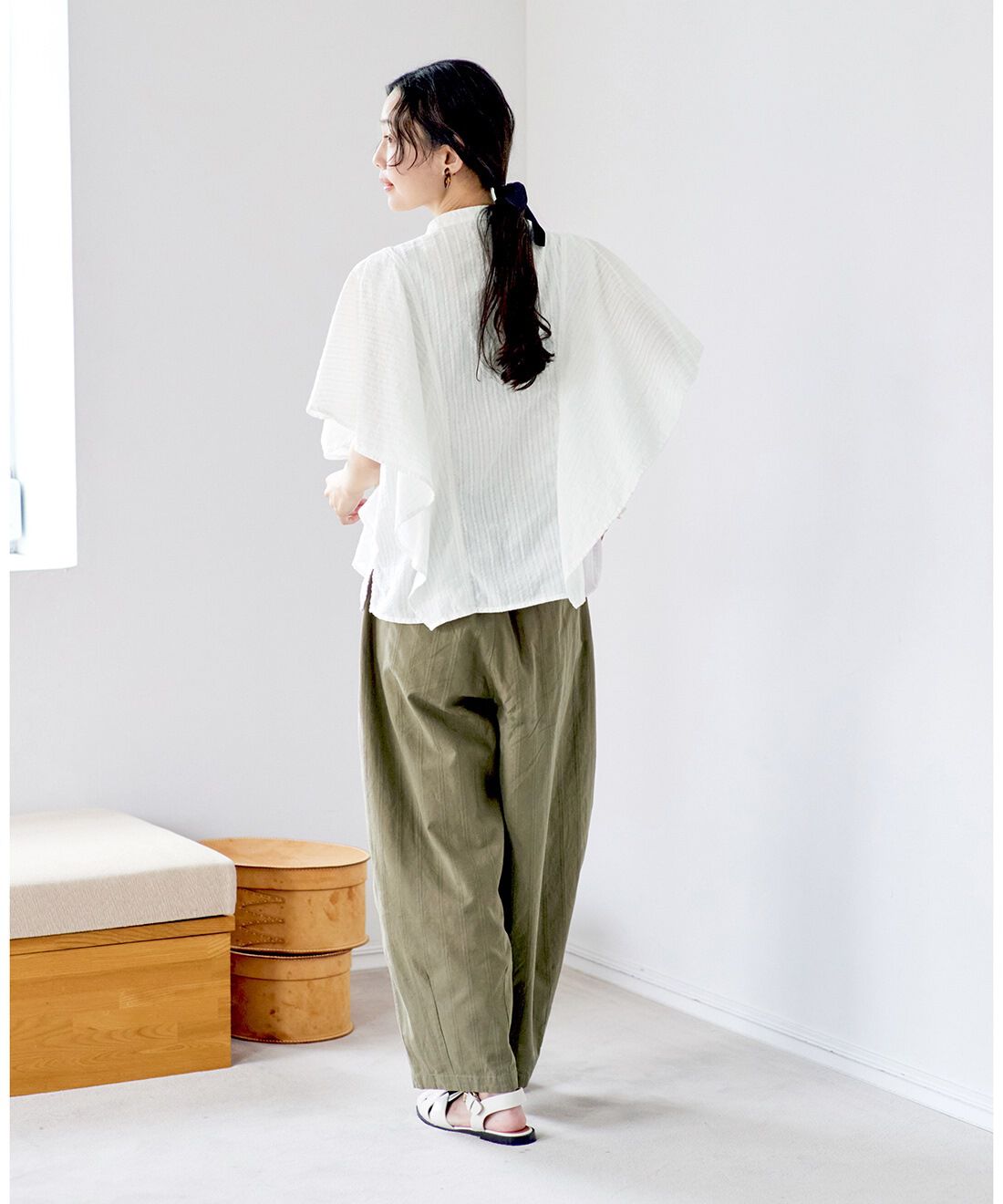 and myera|ドビー織りの白いトップスたちのコーディネート