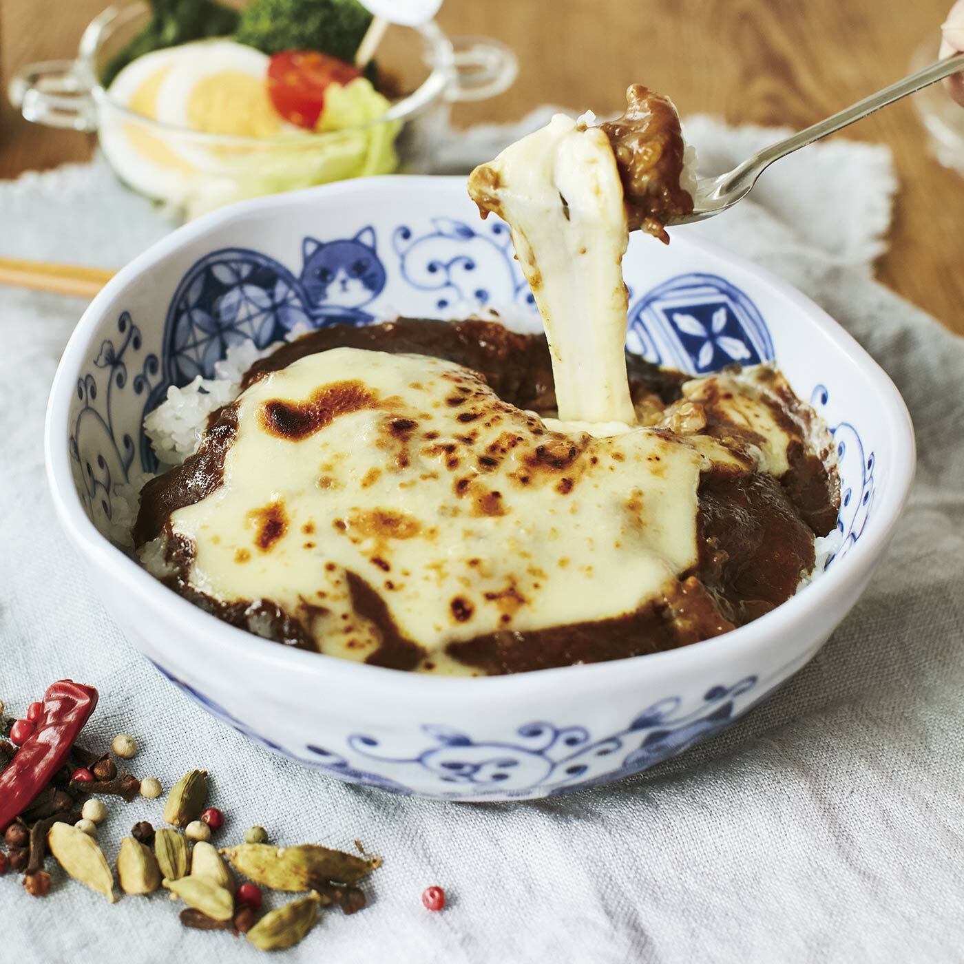 猫部 | 猫部&times;佐賀有田焼で楽しむ 「駅弁大賞受賞」焼カレー