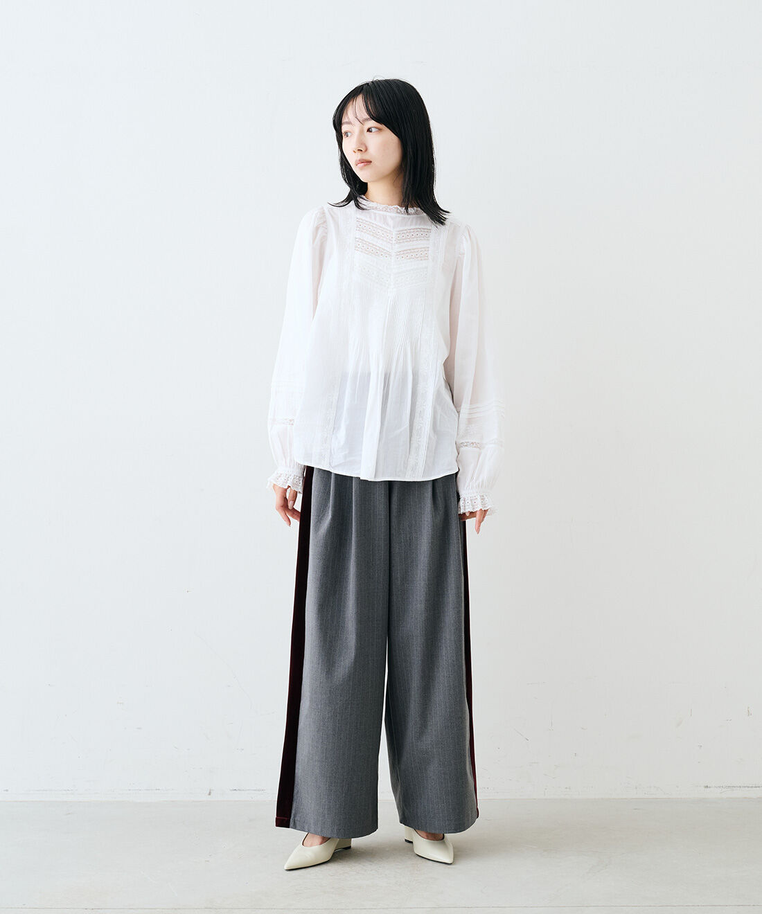 MEDE19F|レース遣いのインドコットンブラウス〈ホワイト〉のコーディネート|モデル身長：163cm　着用サイズ：M