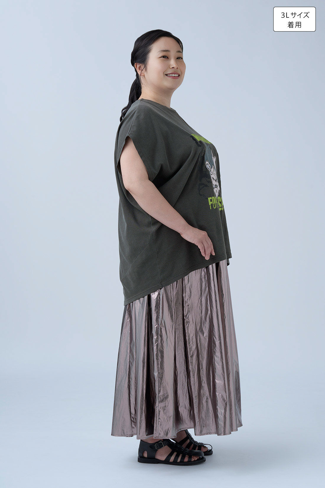 【Disney】 ノースリーブTシャツの会〈ヴィランズ〉のコーディネート|身長：160cm バスト：113cm ウエスト：90cm ヒップ：115cm 太ももまわり：63cm