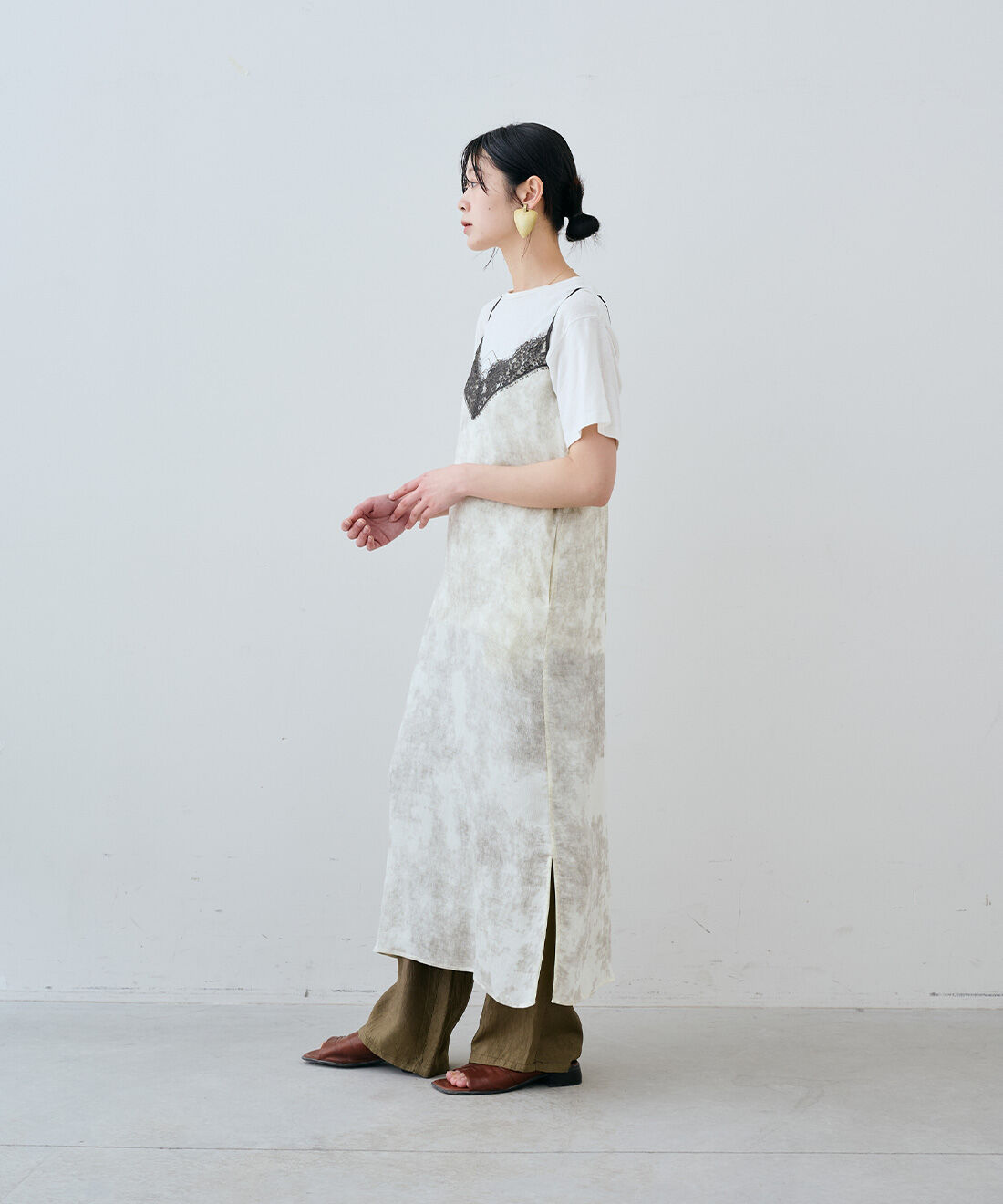 MEDE19F|レース遣いのムラ染め調 プリントキャミ ワンピース〈アイボリー〉のコーディネート|163cm　size：M