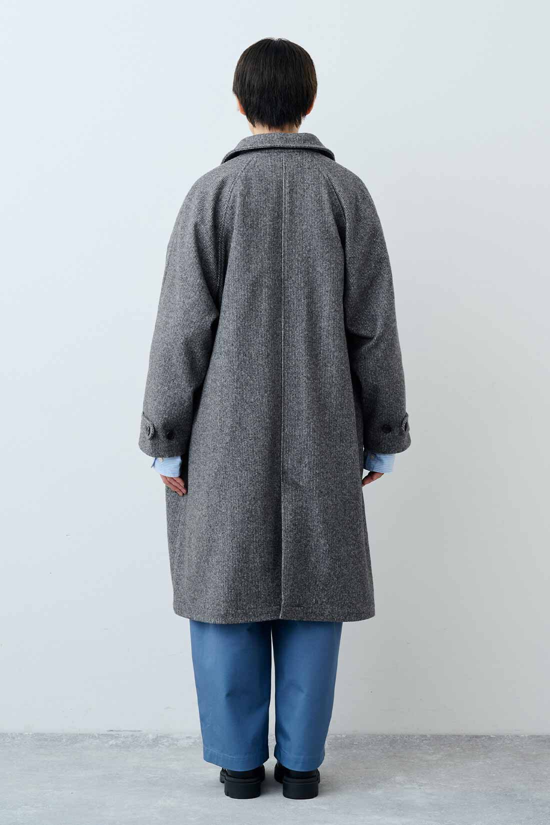 THREE FIFTY STANDARD|グレイッシュブルーのタックワイドパンツのコーディネート|モデル身長：163cm 着用サイズ：M
