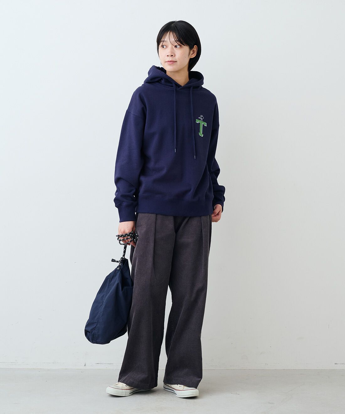 THREE FIFTY STANDARD|小谷実由さんと作ったコーデュロイ ワイドパンツ〈チャコールグレー〉のコーディネート|モデル身長：163cm 着用サイズ：M