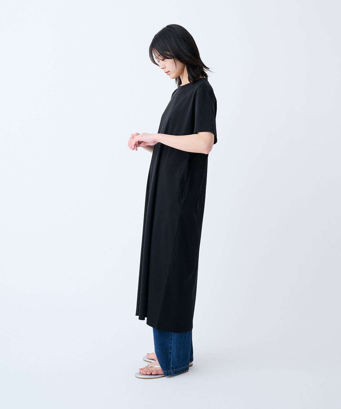 THREE FIFTY STANDARD|小谷実由さん タブリエ付きワンピース〈ブラック〉のコーディネート