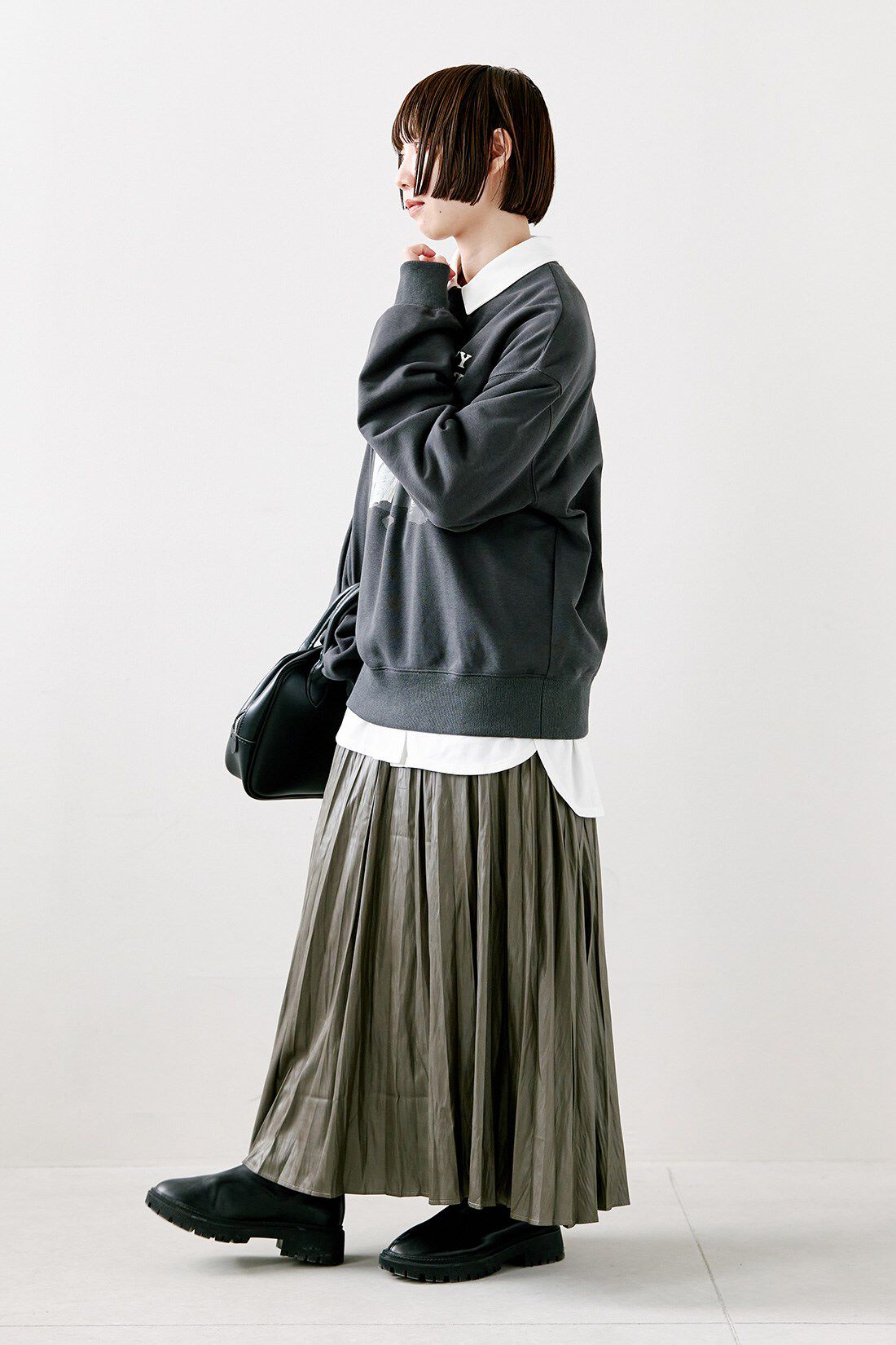 Live in  comfort|Saturday Evening Post プリントトレーナー〈チャコールグレー〉のコーディネート|【着用サイズ】スウェット：M　スカート：MP