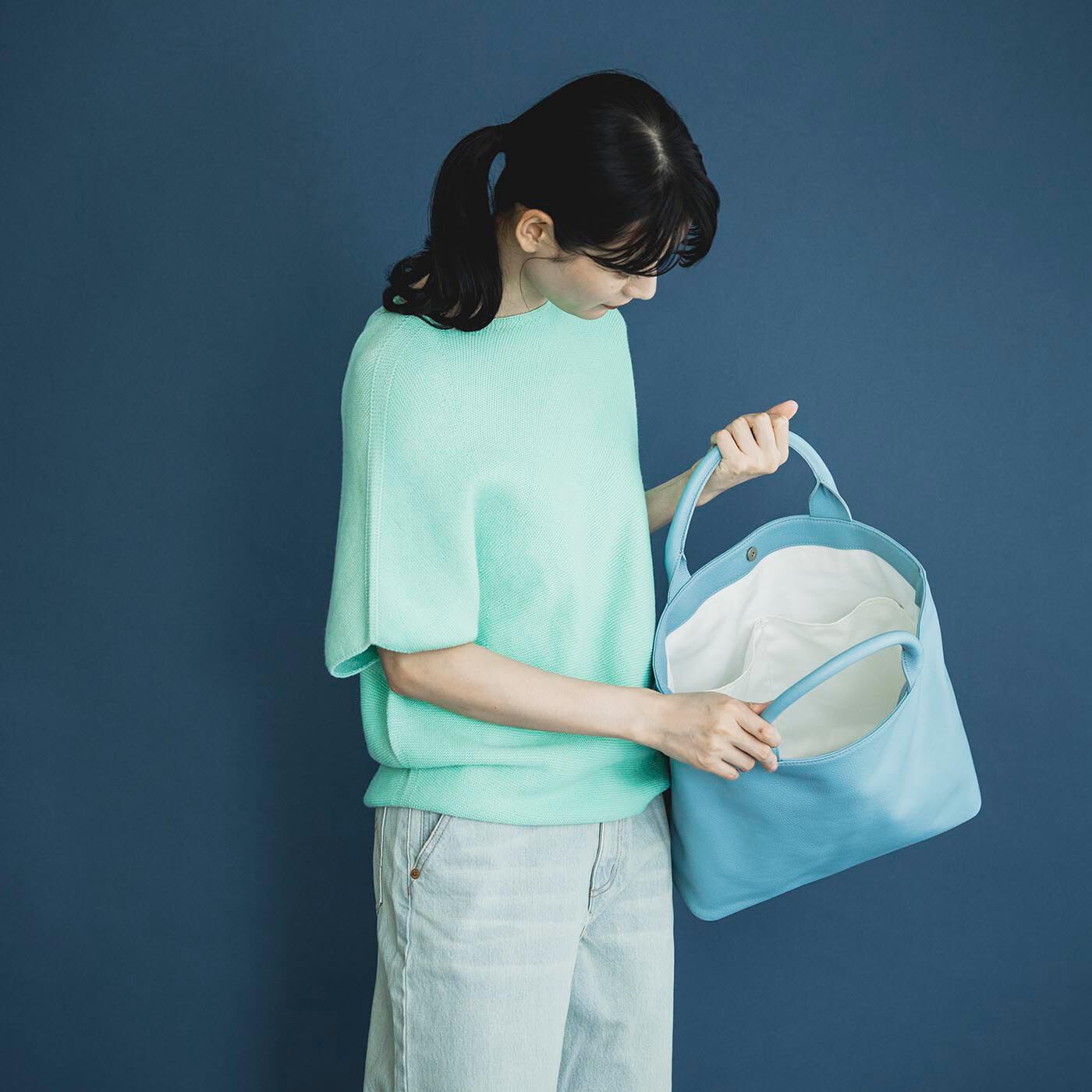 フェリシモの雑貨 Kraso|ファッションスタイリストと作った 職人本革のフィアブルトート〈スウェディッシュブルー〉[本革 鞄：日本製]