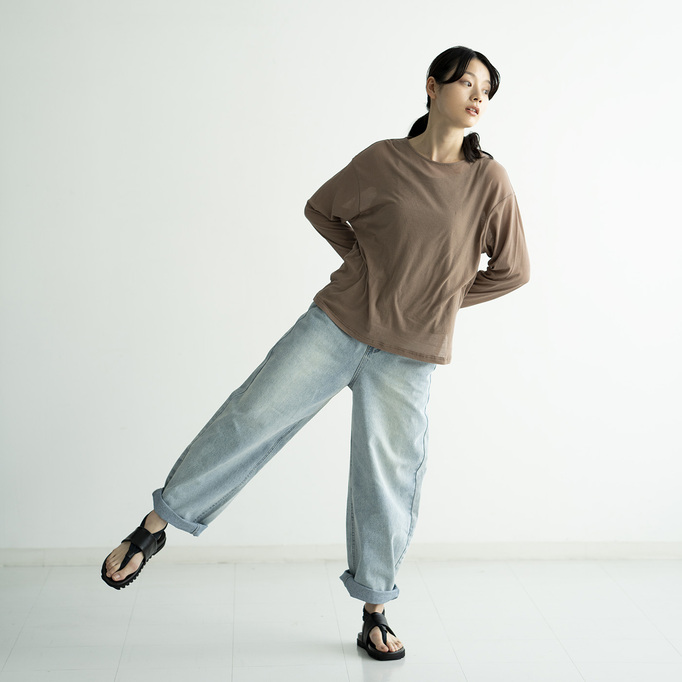 
職人本革のトングシューズ　〈ブラック・ボタニカル〉
