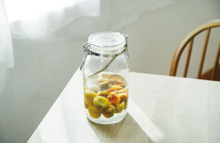 梅のビン